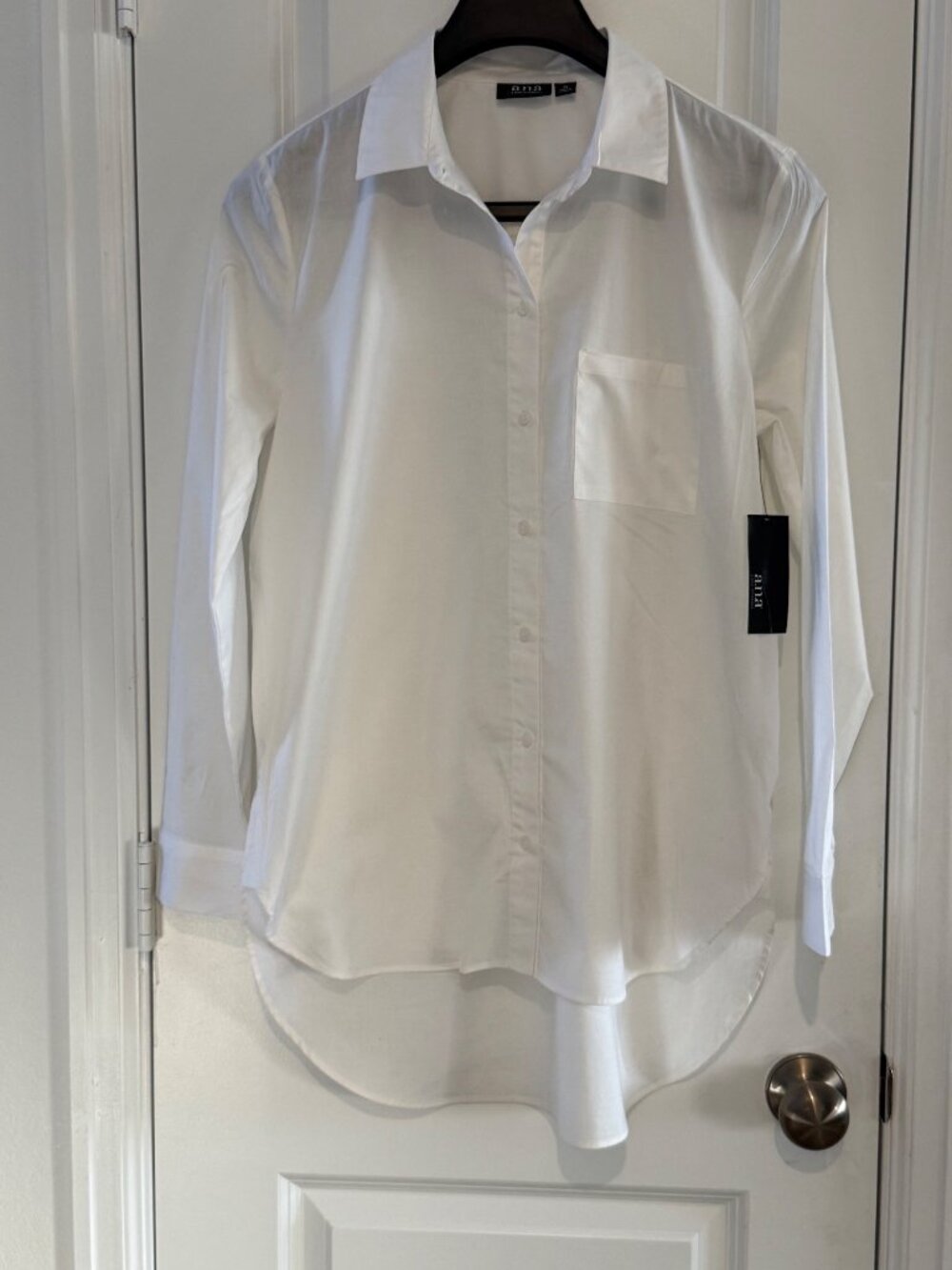 A.N.A Womens White Button-Up Long-Sleeve Shirt Medium 98% Cotton 2% Spandex
